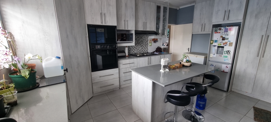 4 Bedroom Property for Sale in Victoria Park Eastern Cape